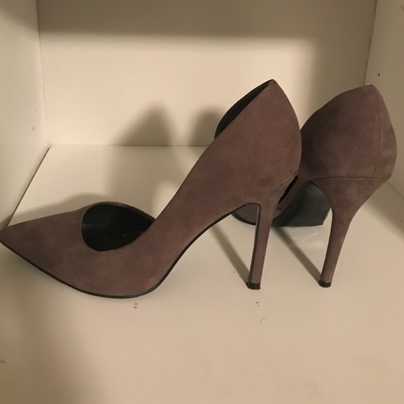 Grey suede closed toes stilettos - Picture 2 of 7